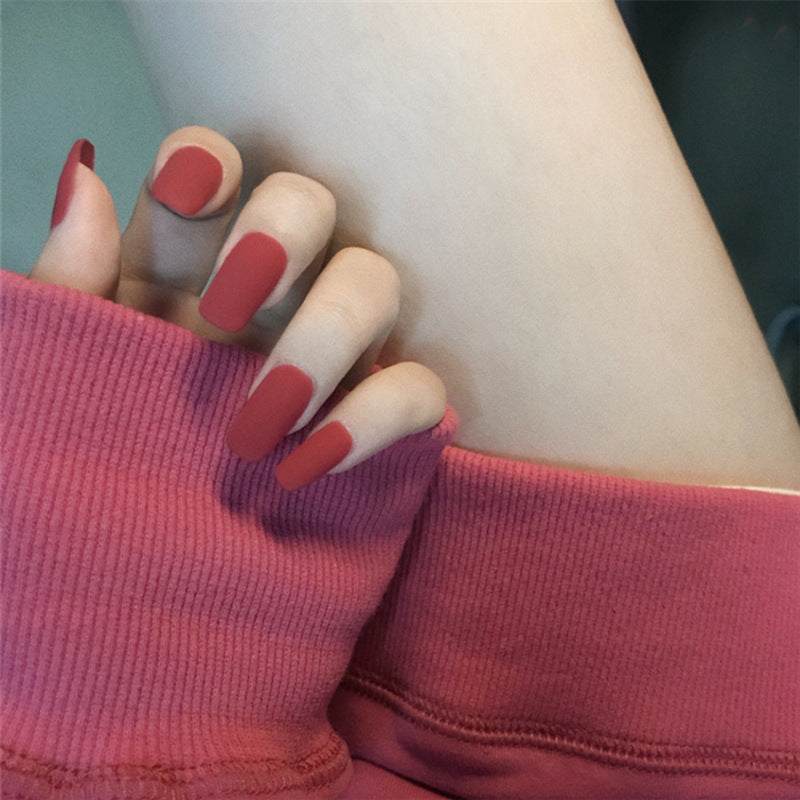 Finished manicure with false nails - vividbella